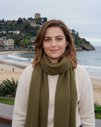Marta, 34, Spanish woman from San Sebastián on La Concha beach promenade